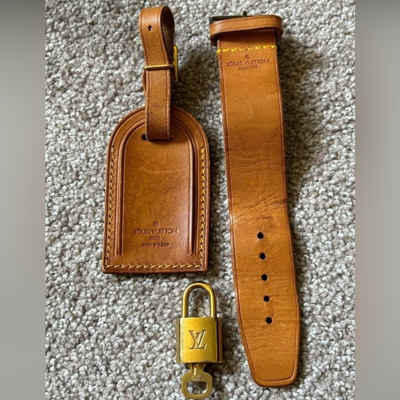 Louis Vuitton large luggage tag lock key 313 set - Picture 1 of 9